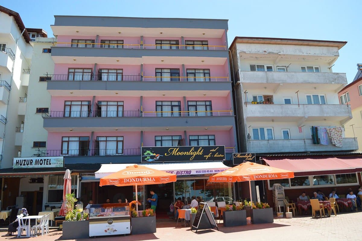 monlight otel çakraz