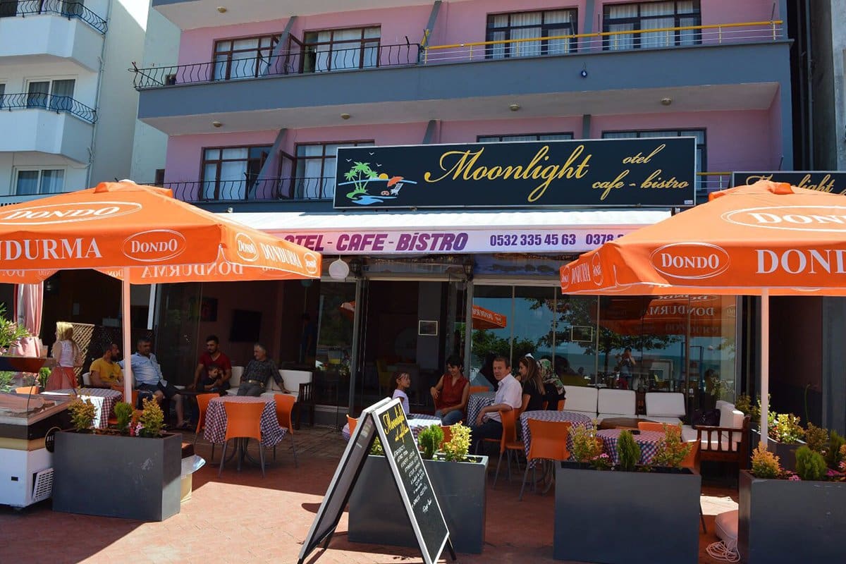 monlight otel çakraz